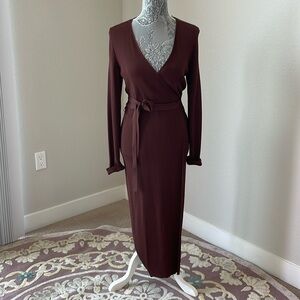 Knit dress, size XS but fits as xs-m. In great condition. Brand name ARKET